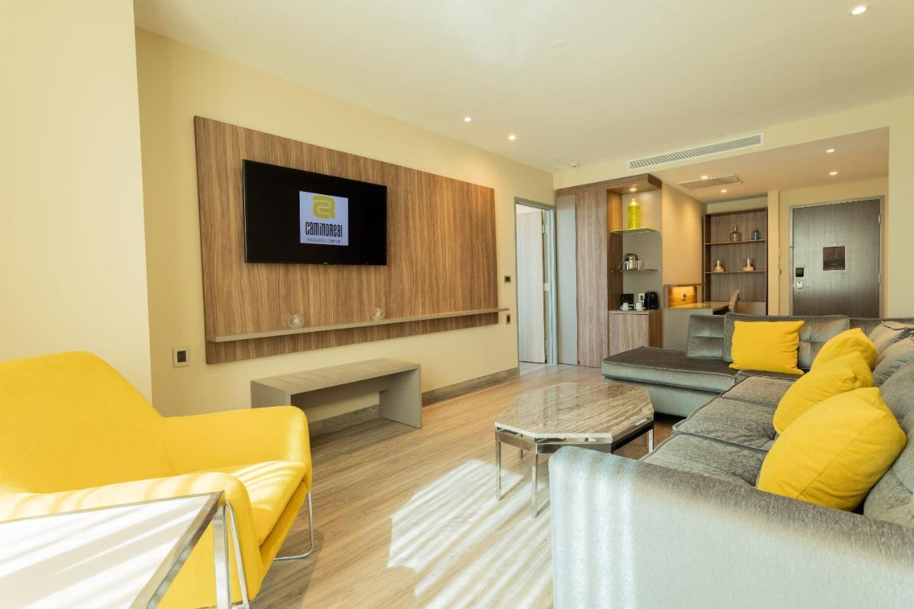 Camino Real Fashion Drive Monterrey Hotel San Pedro Garza Garcia Exterior foto A suite at the hotel