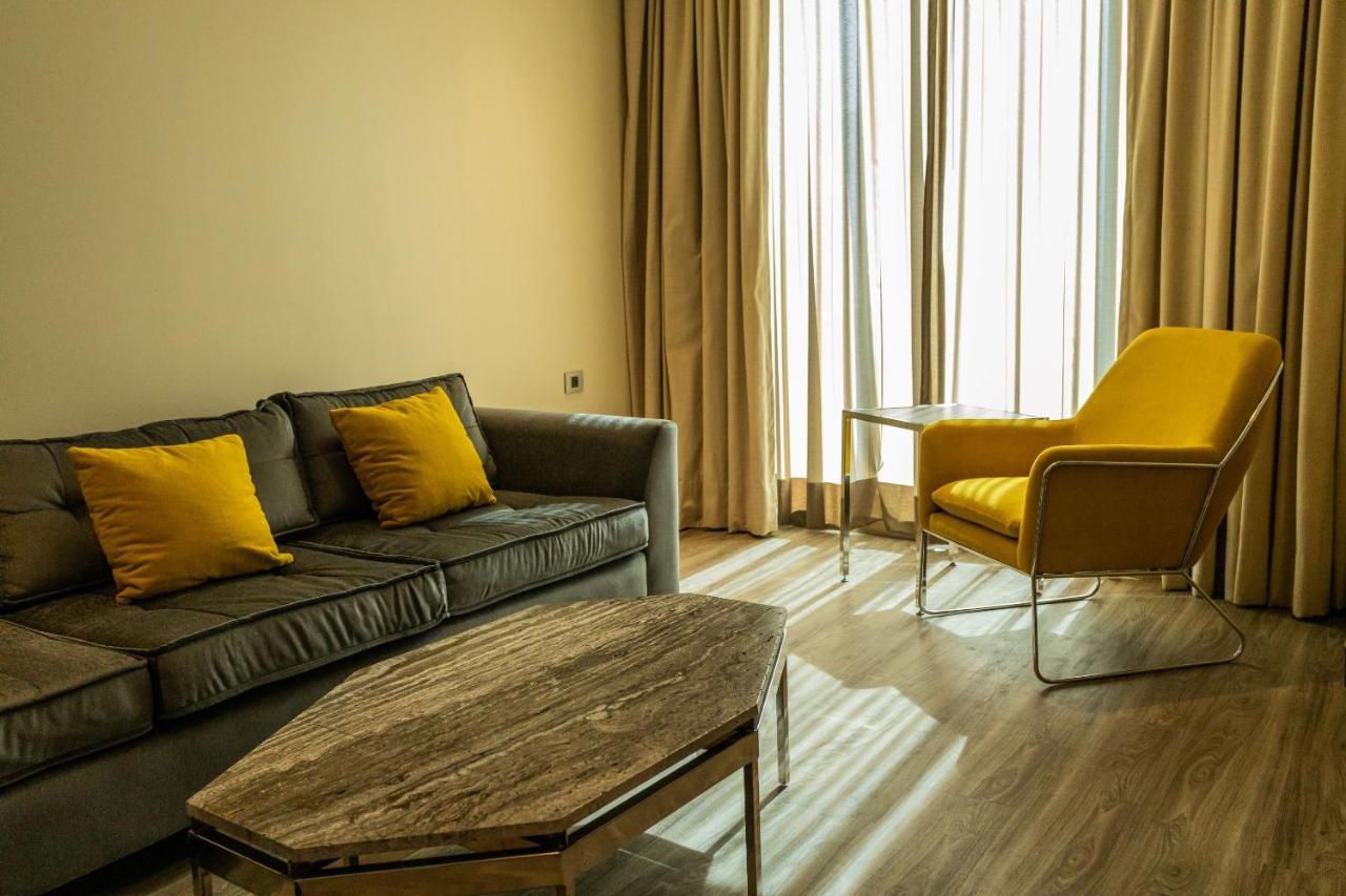 Camino Real Fashion Drive Monterrey Hotel San Pedro Garza Garcia Exterior foto A living room at the hotel