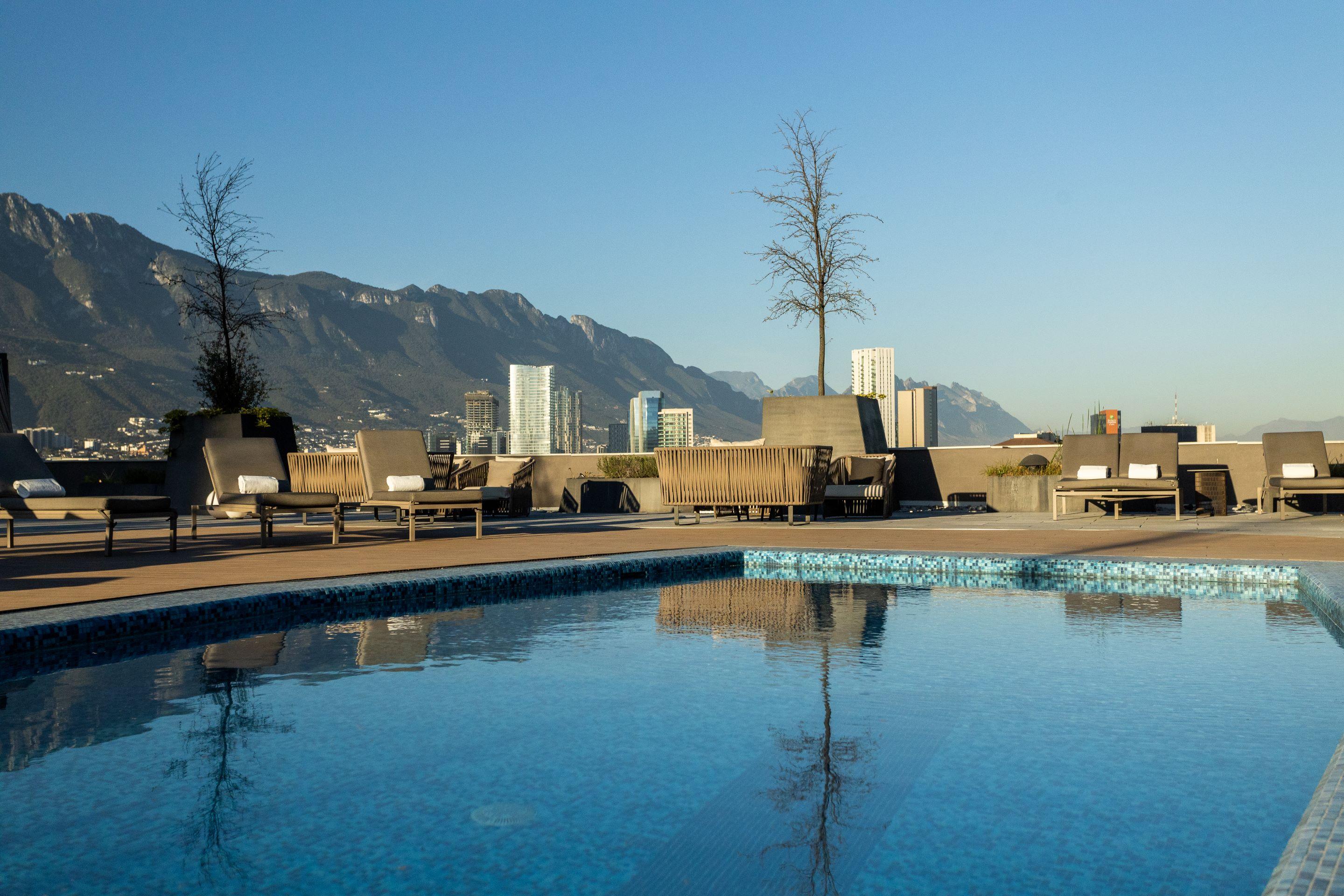 Camino Real Fashion Drive Monterrey Hotel San Pedro Garza Garcia Exterior foto View of the city from the hotel