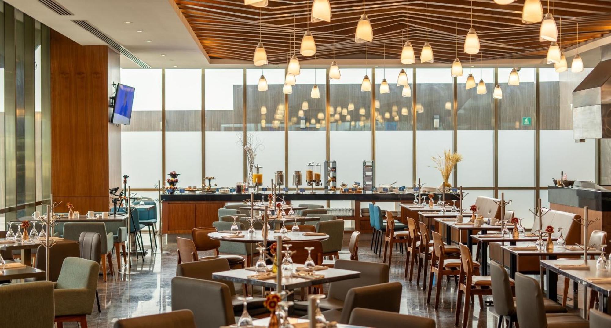 Camino Real Fashion Drive Monterrey Hotel San Pedro Garza Garcia Exterior foto The lounge at the airport