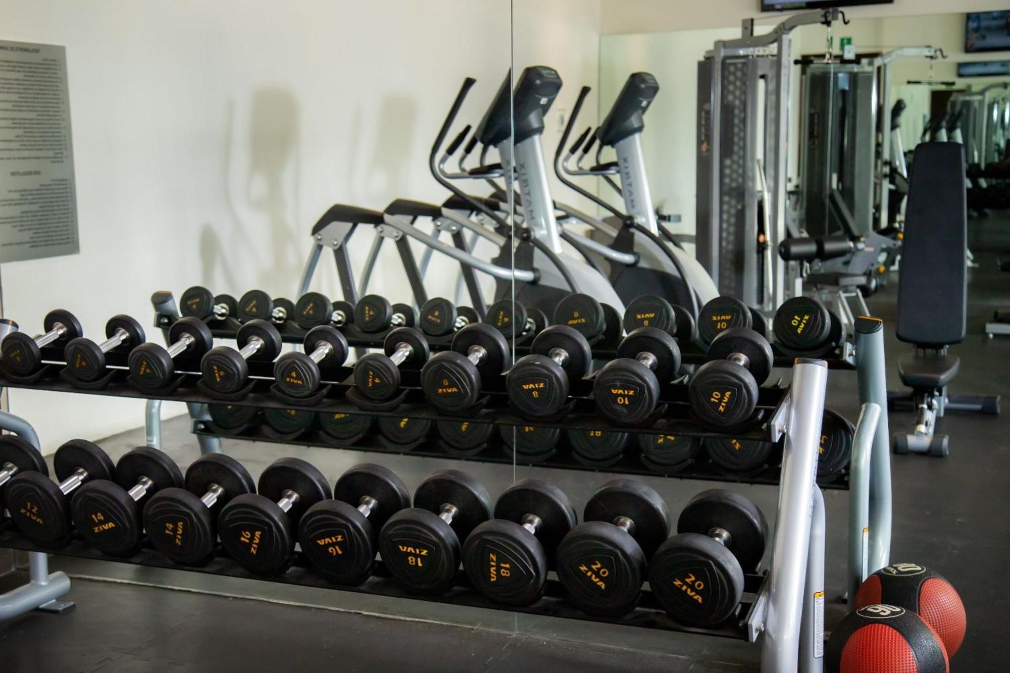 Camino Real Fashion Drive Monterrey Hotel San Pedro Garza Garcia Exterior foto Dumbbells